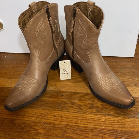 Ariat Shoes - Ariat Lovely Dixie Heeled Boot